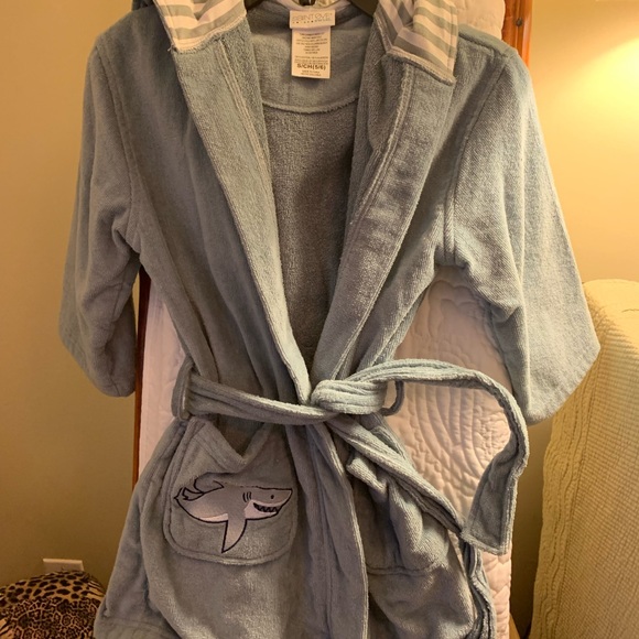 Boys - Saint Eve Swim - Shark Hooded Robe - Picture 4 of 5